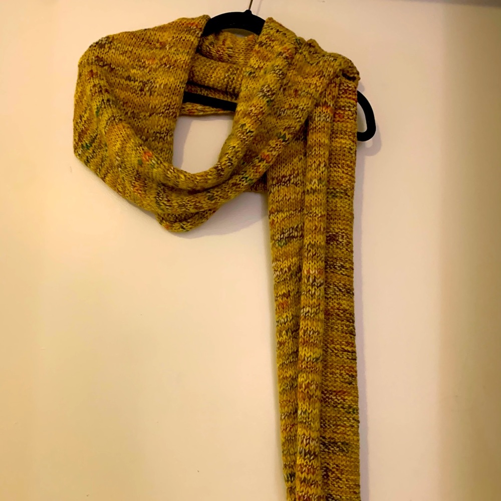 Cool worm scarf